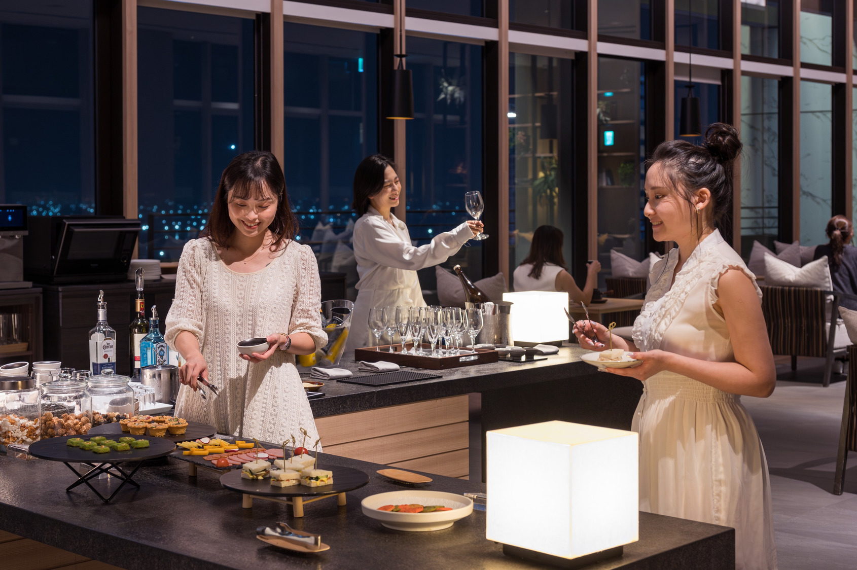 下午5點至晚上8點Happy Hour時段