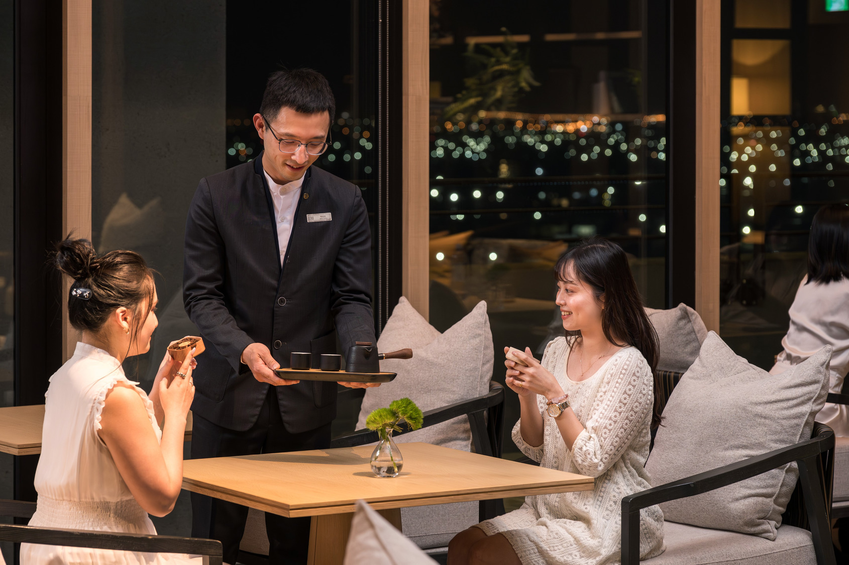 品茗登義漢方茶